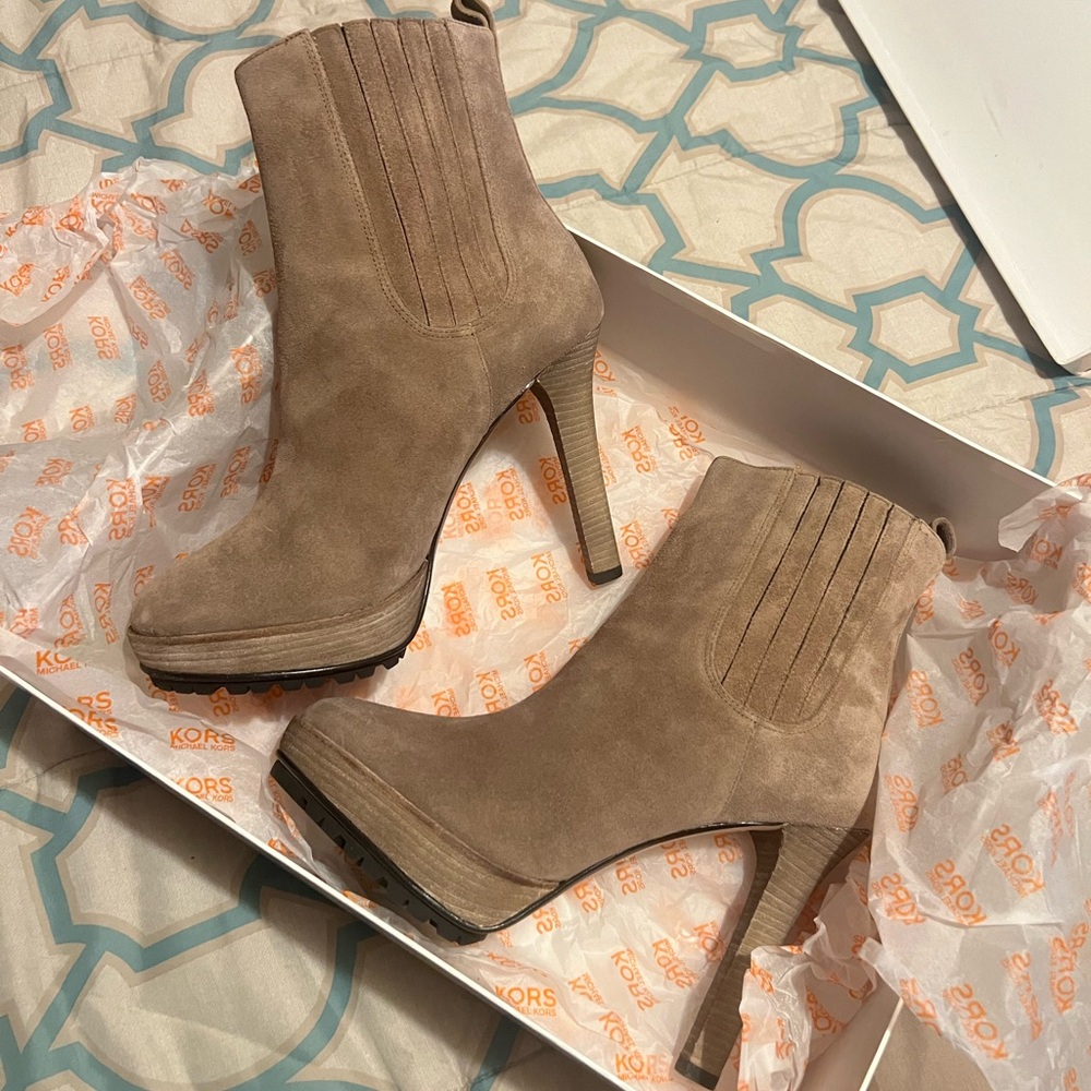 NIB Michael Kors Suede Ankle Boots